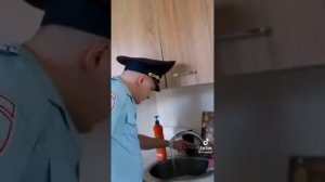 Я тебе певица, что-ли??