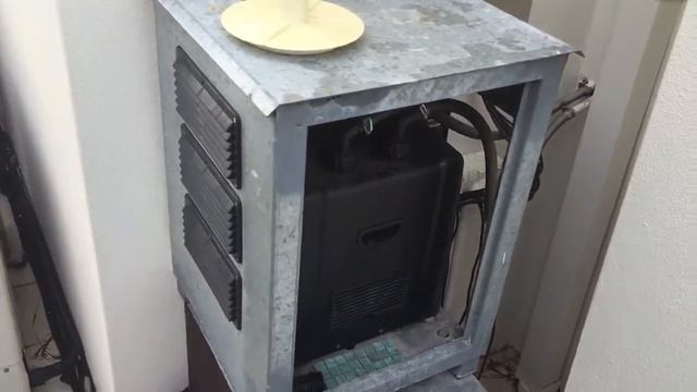 Chillers are often best outside смотреть онлайн