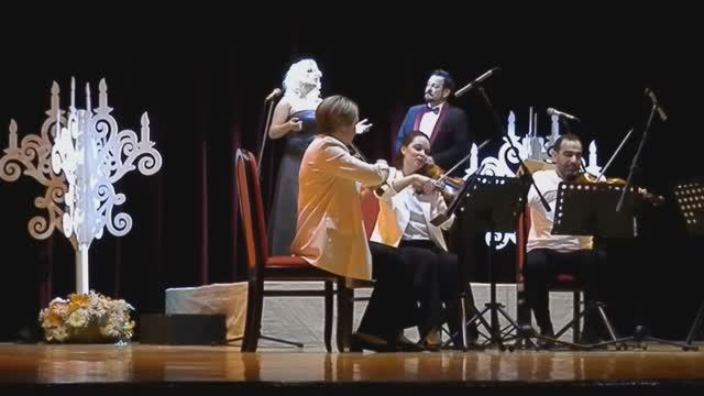 "Когда чуть-чуть влюблён мужчина": Мирослава Павлюсь и Юрий Цыганок (г. Анапа, 14.03.2025) смотреть онлайн