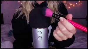 АСМР ~ Расслабляющее видео с постукиванием и расчесыванием ~