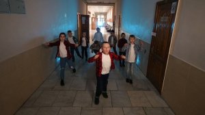 ХУЛИГАНИТЬ