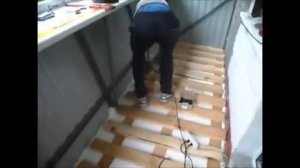 Монтаж полов на балконе