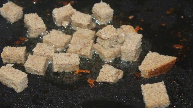 Салат с курицей, шампиньонами и сыром