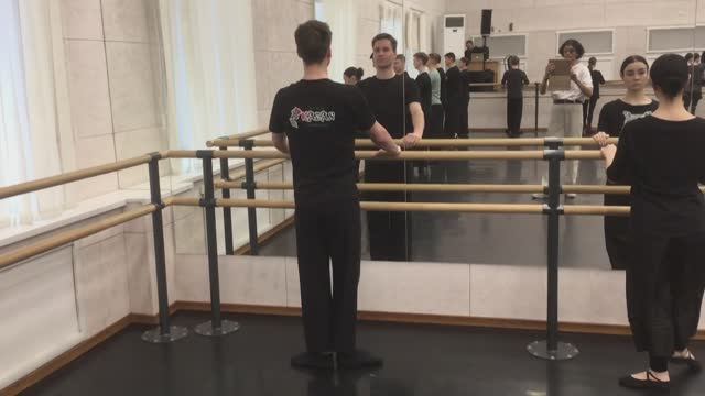 Классический танец-упражнения у станка -12.03.25.
