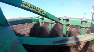 Трактор МТЗ 892  в работе с бороной дисковой АГ-2,4