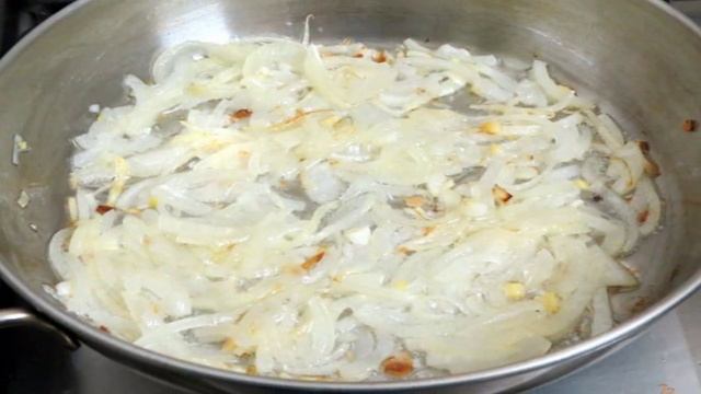 Шницель из капусты с грибной подливой