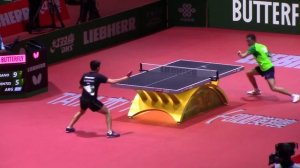 HUGO CALDERANO: техника