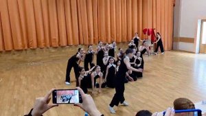 Выступление коллектива "Колибри" школа 127 Красногвардейского района Санкт-Петербурга