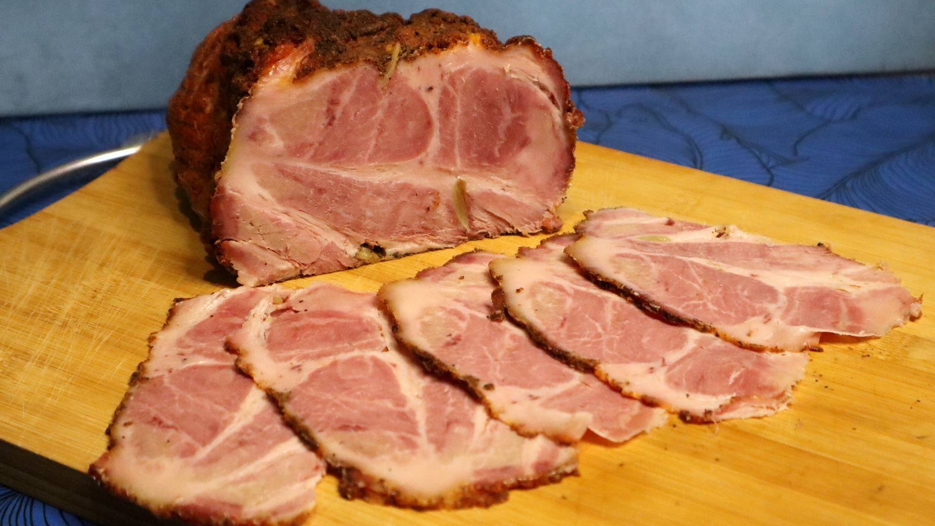 Это нежное и сочное мясо готовится быстро и просто, при этом вкуснее и дешевле колбасы!