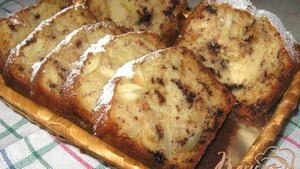 Кекс с яблоками и шоколадом