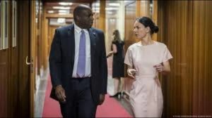 На саммите G7 МИД Великобритании Дэвид Лэмми призвал Россию к мирным переговорам без всяких условий