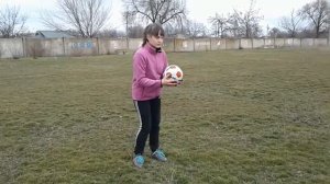 Как научится набивать мяч