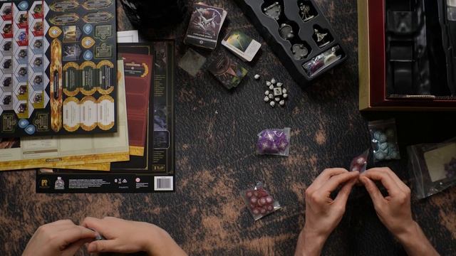 Распаковка настольной игры Возвращение в Тёмную Башню Return to Dark Tower