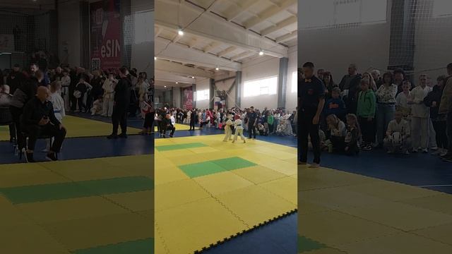Она пришла за победой. #каратэ #девочки #дети #бой #первоеместо