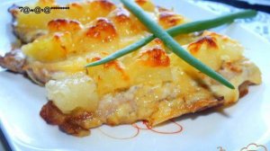 Отбивные из свинины с ананасом и сыром