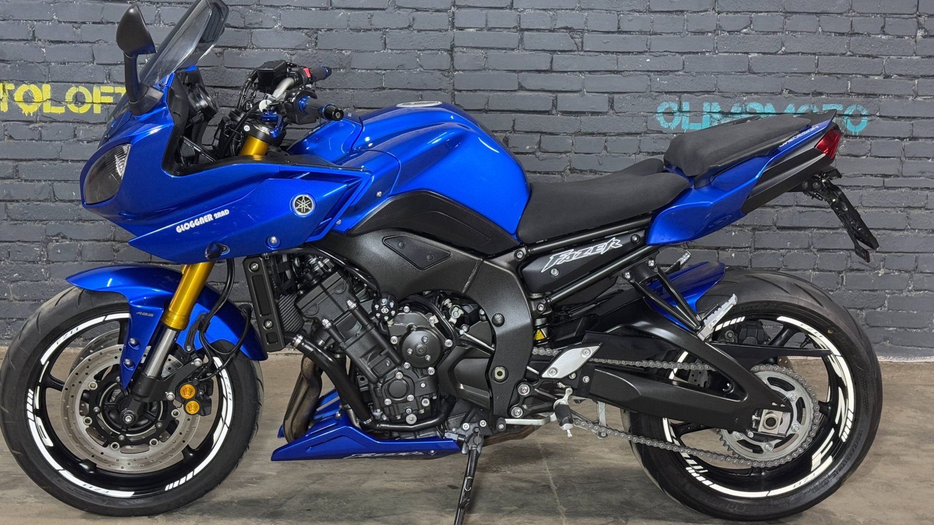 Yamaha FZ8 blue смотреть онлайн