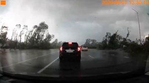 СМЕРЧ 🌪 в БЕЛГОРОДЕ. УРАГАН СРЫВАЛ КРЫШИ И РАЗРУШАЛ ВСЕ НА СВОЁМ ПУТИ