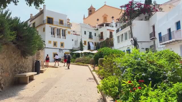 Ибица, Испания 🇪🇸 СРЕДИЗЕМНОМОРСКИЙ РАЙ - Пешеходная экскурсия в формате 4K-HDR в июле 2023 года