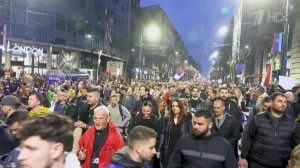 На улицы Белграда вышли десятки тысяч протестующих