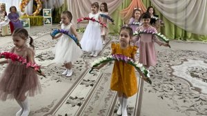 8 марта в старшей группе "Юнга".