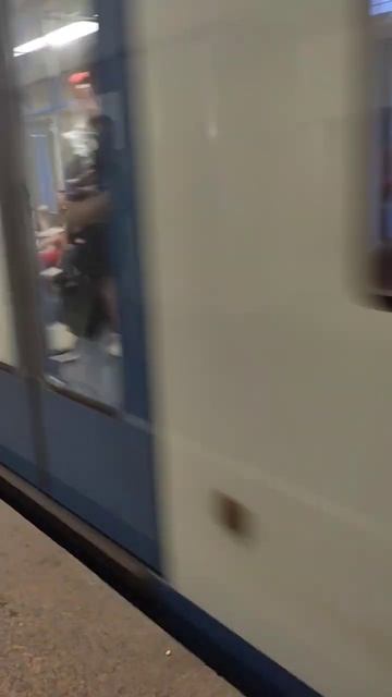 "Москва-2017" на станции"Китай-Город"#метро #москва #поезд 🥰 смотреть онлайн