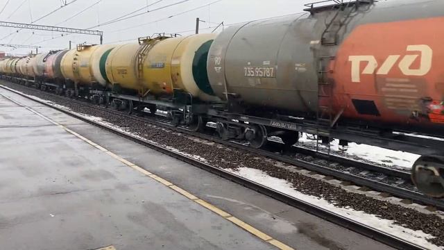 «С свистком от ЭР2!» Электровозы ВЛ10К-1070/1004 с грузовым составом и приветливой бригадой! смотреть онлайн