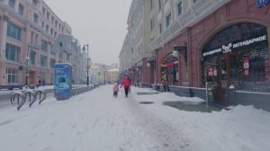 ❄️ Зимняя сказка в Москве! Прогулка по снежной Мясницкой улице 💫