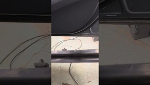 Как снять нижний уплотнитель двери Mercedes-Benz E класса W213 2016-2023