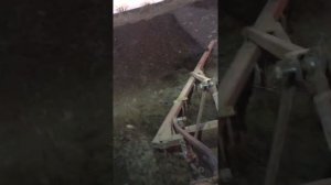 Дт 75 пашет с 6 корпусным плугом