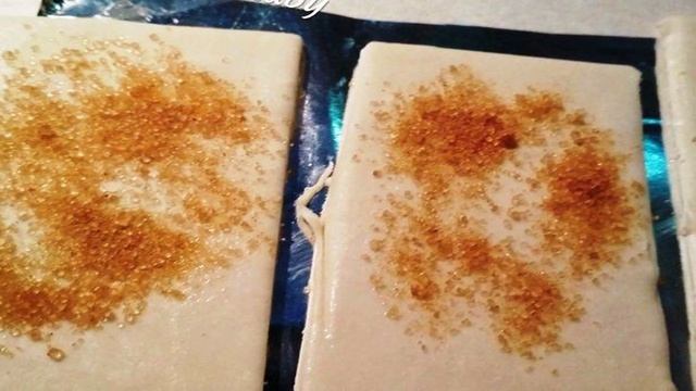 Слоеные язычки с кокосом