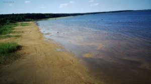 РЫБИНСКОЕ МОРЕ.ЛЕТИМ НАД ПЛЯЖЕМ РЫБИНСКОГО ВОДОХРАНИЛИЩА.