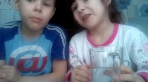 Это я кирпич и моя сестра Полина и это мой первый челадж