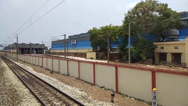 FLOODING IN SR.... BRAND NEW MEDHA EMU RAKES смотреть онлайн