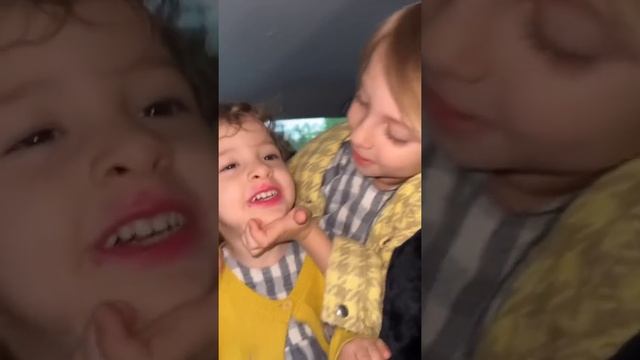 ХЕДА КУПИЛА КРАСИВЫЕ СУМОЧКИ 👛 смотреть онлайн