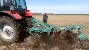 Дисковый плуг NARDI (Нарди) с трактором Белорус