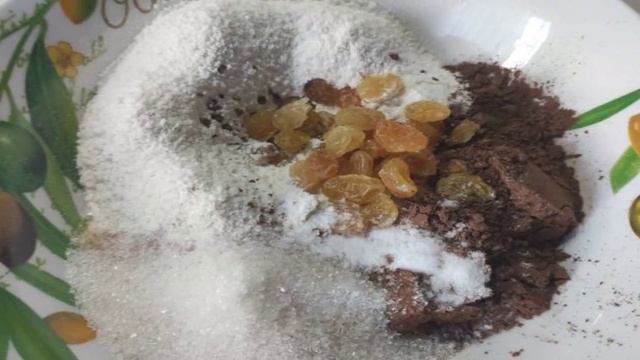 Шоколадные кексы с изюмом