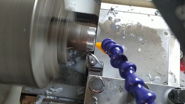 Режем резьбу на водопроводной трубе Ст3 смотреть онлайн