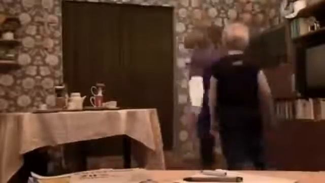 Лучшее исполнение фокуса со скатертью смотреть онлайн