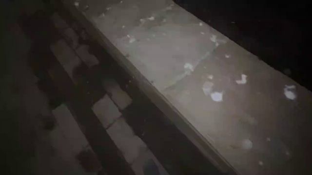 НА СОПЛЯХ: это состояние облицовочной плитки в парке Маяковского. Комментарии излишне.