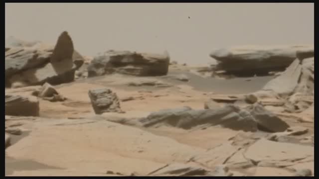 Atmospheric space ambient music. Structures in those craters. Ciao alien hunter.22050