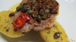 Отбивные из свинины под соусом