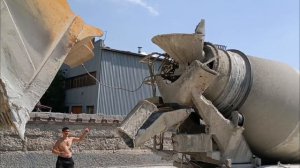 Утро не с кофе. Решили выровнять воронку на миксере КамАЗ
