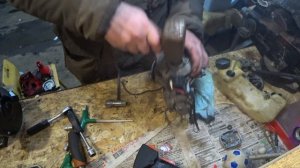 Не заводится китайская бензокоса. Чать 1