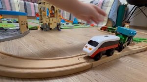 Мир Hot Wheels. Серия 06. По рельсам
