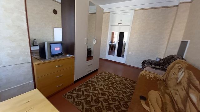 Коммуналка!!
Челюскинцев д.5, до Метро Площадь Гарина-Михайловского 3 минуты пешком