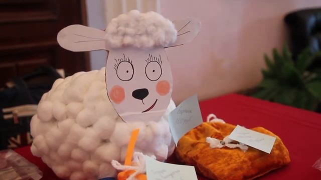 Благотворительная ярмарка "Арт-базар" в Культ-холле смотреть онлайн