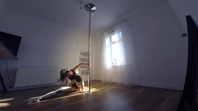 Dancing to 'High Heels - JoJo' смотреть онлайн