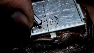 демонстрация работы пневмогравера GraverMark-1. гравировка серебряного замка. прорезание контура.