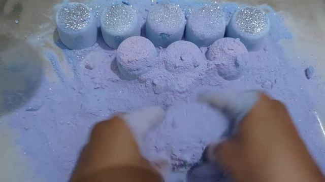 Blue Coloured White Cement with Glitter Satisfing ASMR смотреть онлайн