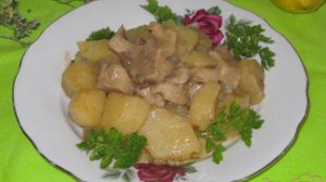 Вешенки запеченные с картофелем в горшочке